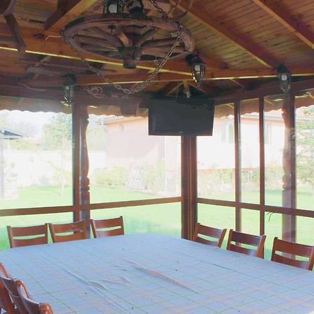 Ezerets Guest House Anita Екстериор снимка