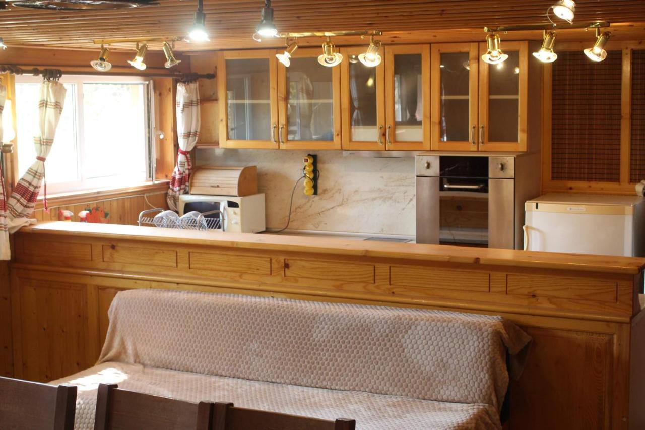 Ezerets Guest House Anita Екстериор снимка