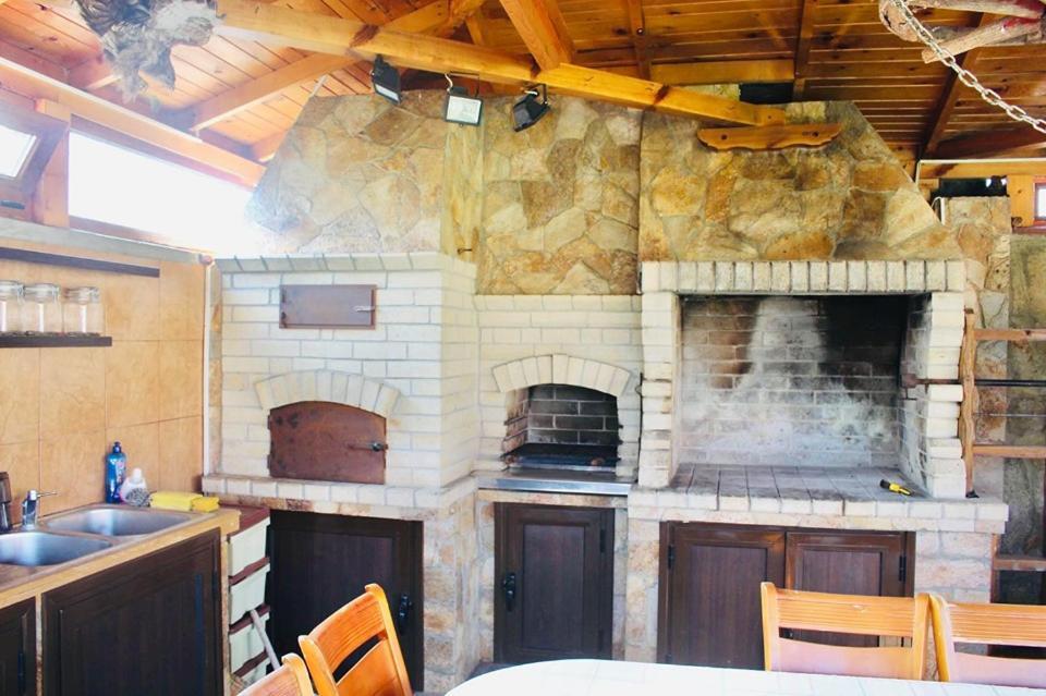 Ezerets Guest House Anita Екстериор снимка