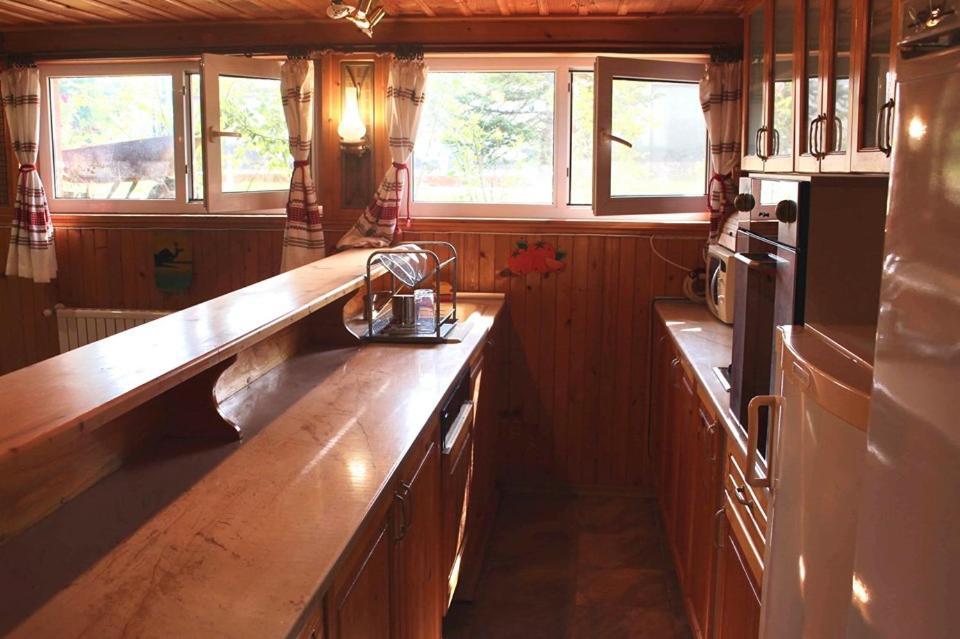 Ezerets Guest House Anita Екстериор снимка